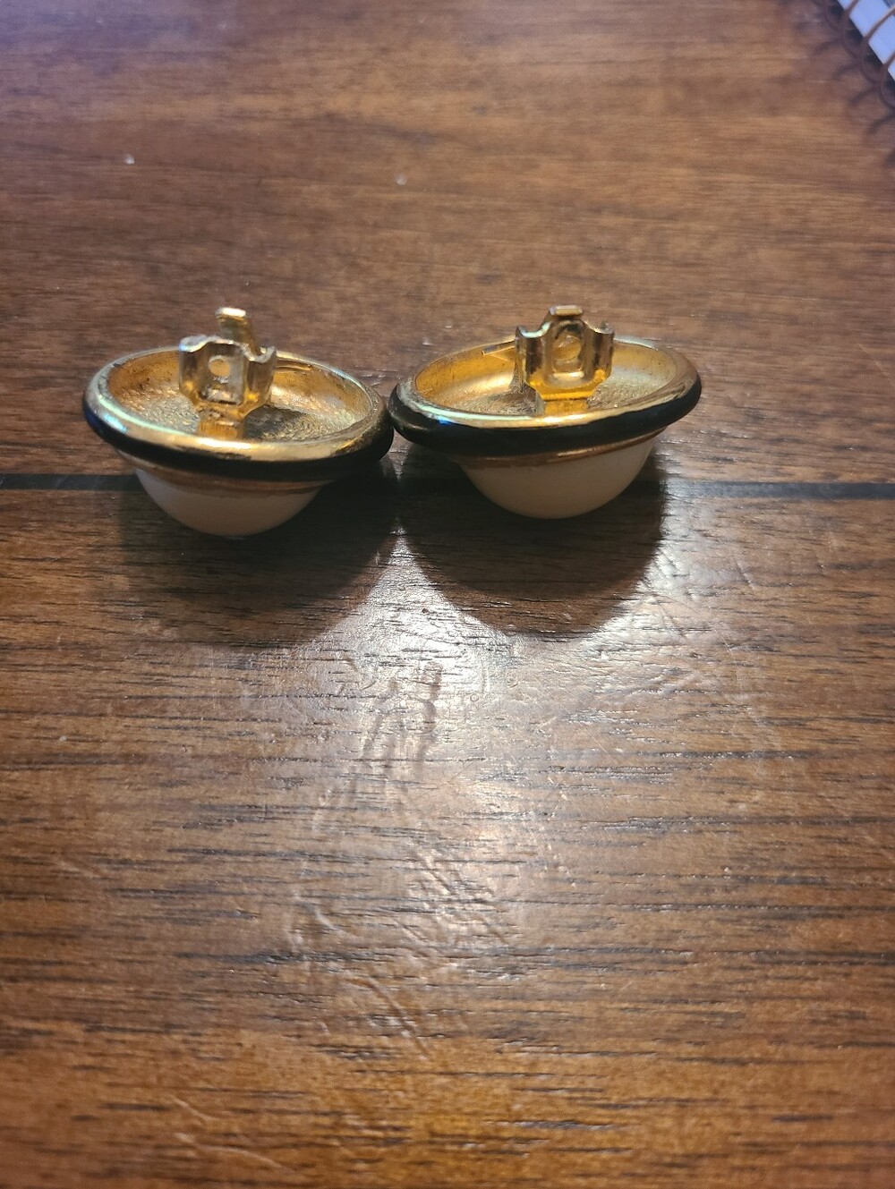 Vintage Christian Dior clip-on Earrings - Picture 4 of 5